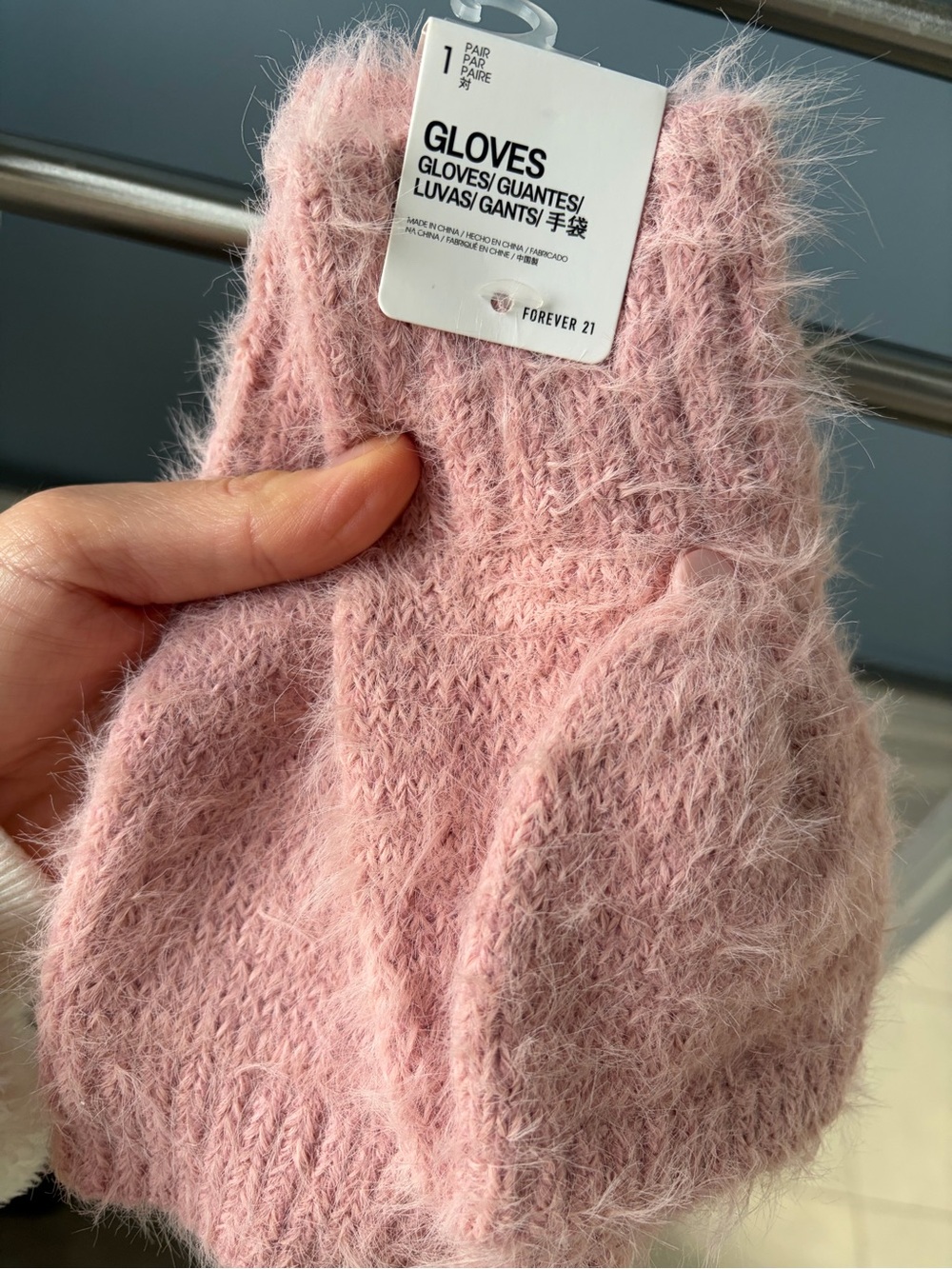 Forever 21 Blush Pink Fuzzy Knit Women's Mittens